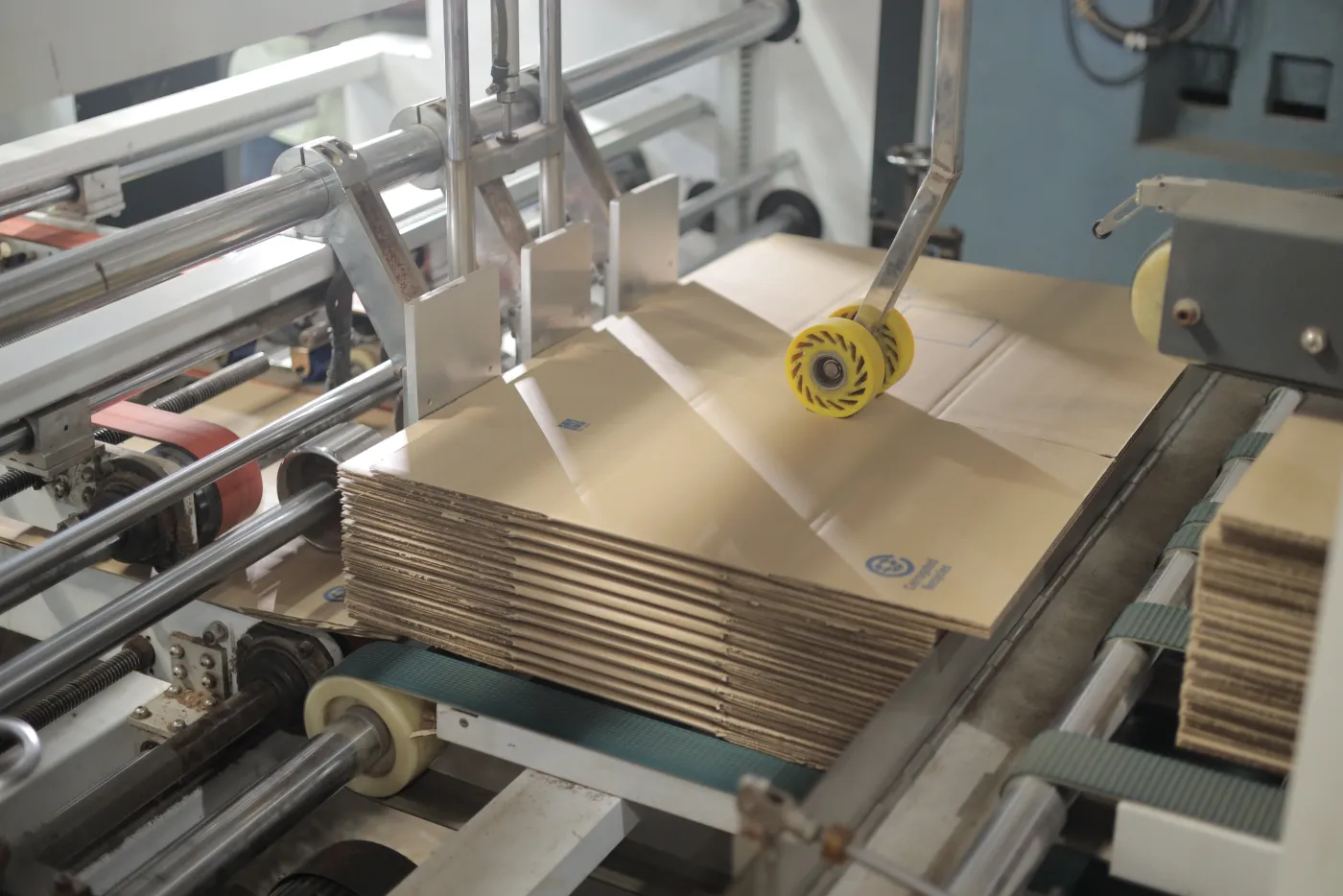 How Corrugated Boxes Are Made